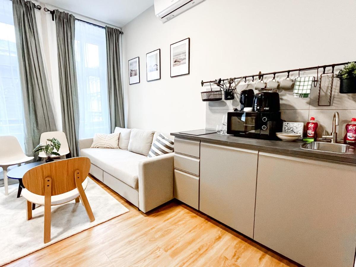 T32 Central Modern Suites Budapeste Exterior foto