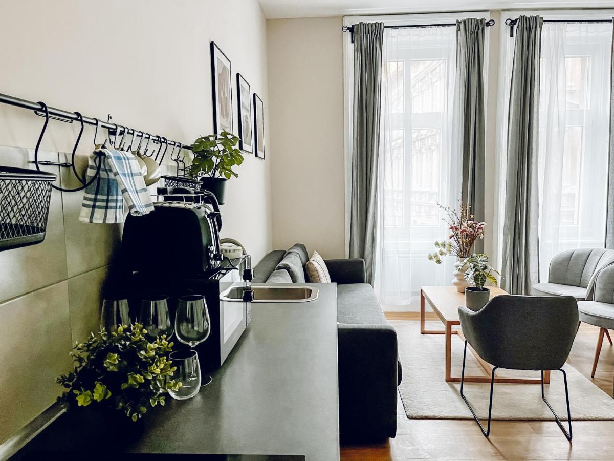 T32 Central Modern Suites Budapeste Exterior foto