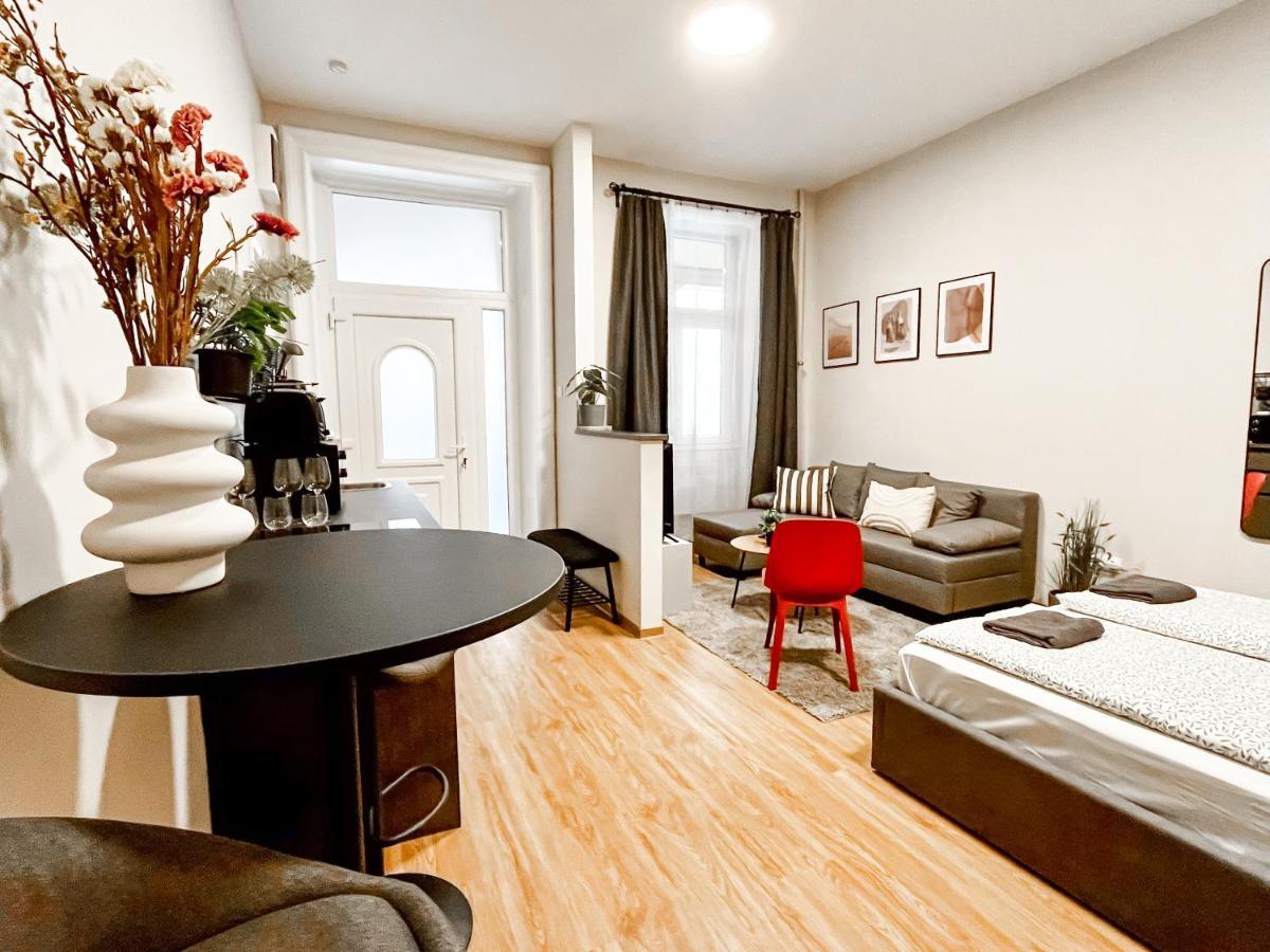 T32 Central Modern Suites Budapeste Exterior foto