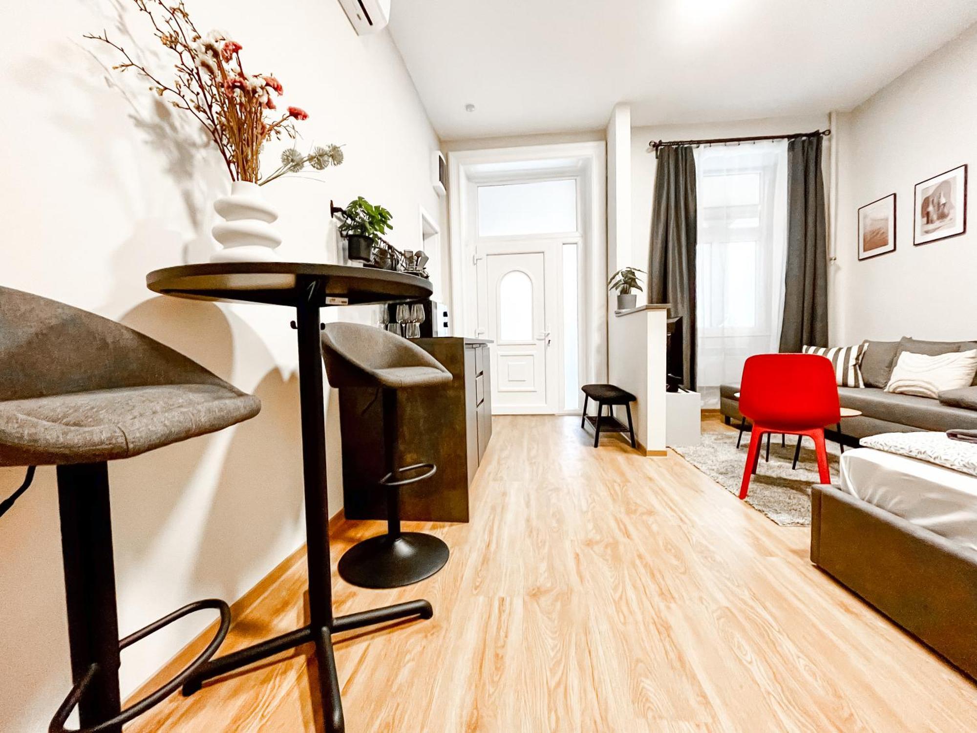T32 Central Modern Suites Budapeste Exterior foto